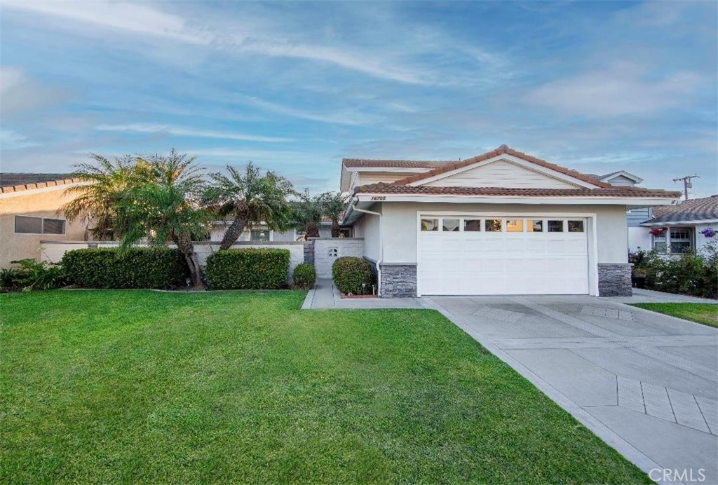 Nhà Fountain Valley, CA 92708 | 4 beds | 2.5 baths | $1,389,000